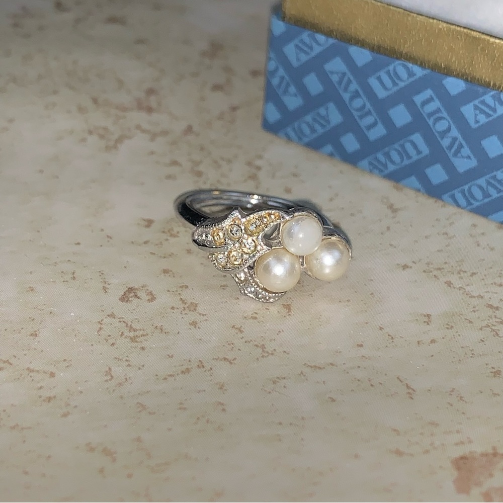 Vintage 70s Avon Evening Splendor Silver Ring Faux Pearl Rhinestone Adjustable - Picture 8 of 8
